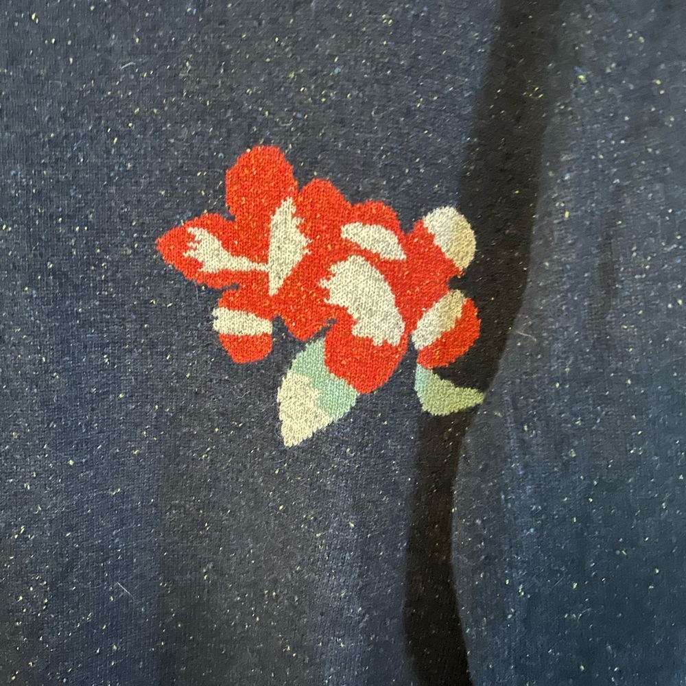 Creatures of Comfort Sweater - navy speckled crew neck w/flower wool/angora/silk - Picture 3 of 9